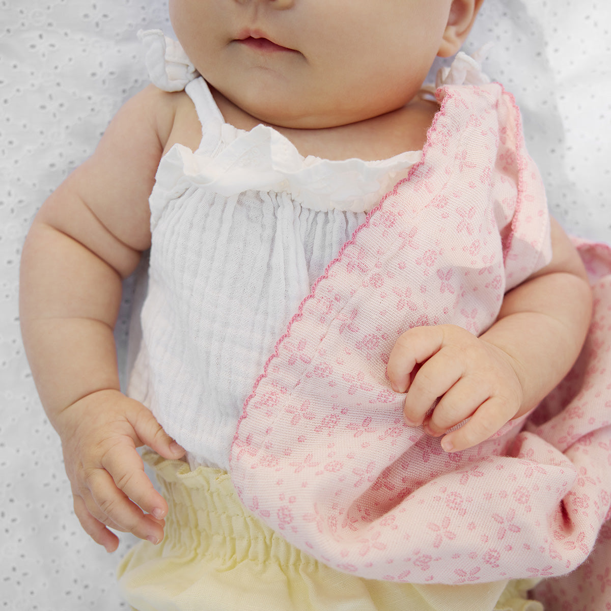 バンブーモスリンブランケット- Embroidery Anglaise Pink