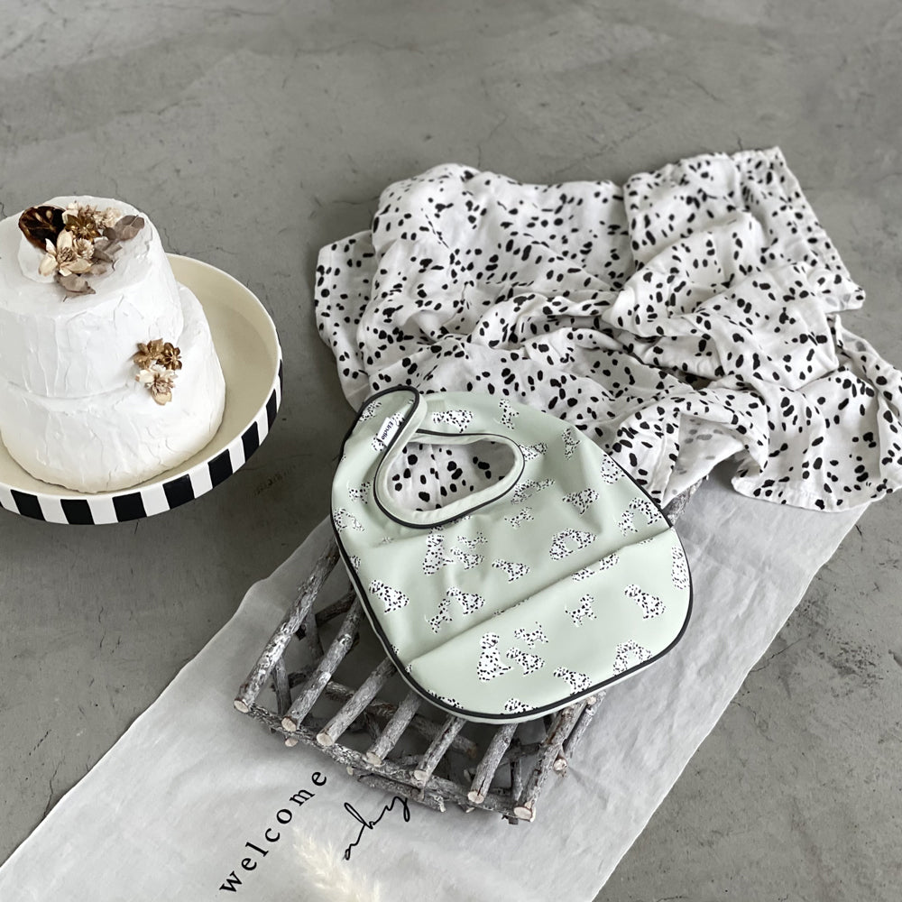 エプロン& ブランケットセット Dalmatian Dots Set